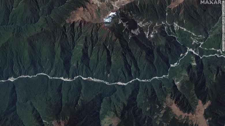 Ảnh vệ tinh: Trung Quốc xây công trình mới trên dãy Himalaya