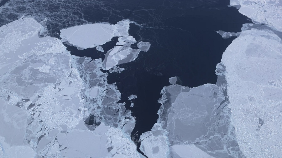 Hiệu ứng nhà kính làm băng tan nhanh ở Bắc Cực qua ảnh vệ tinh